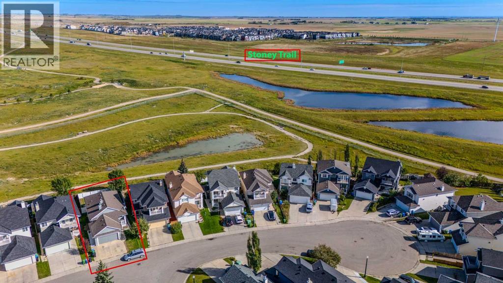 Photo 17 of 93 Coral Reef Crescent Ne, Calgary AB