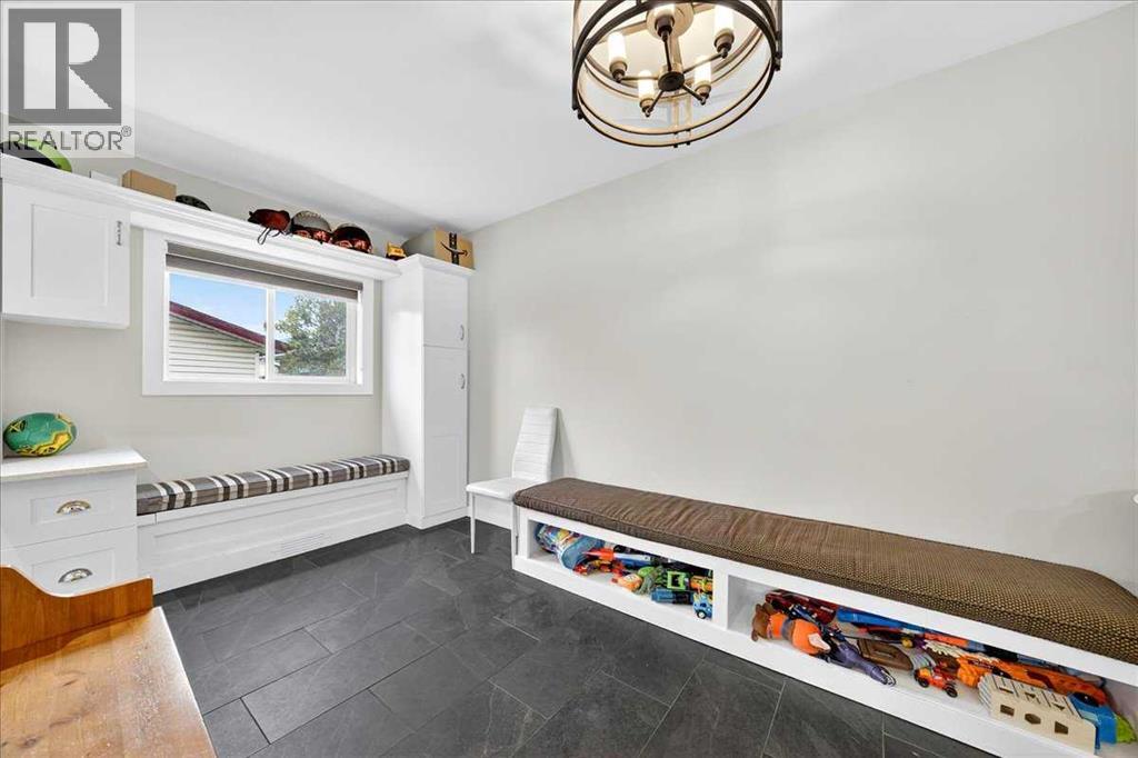 Photo 10 of 2103 Country Hills Circle Nw, Calgary AB