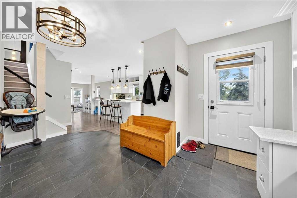 Photo 12 of 2103 Country Hills Circle Nw, Calgary AB