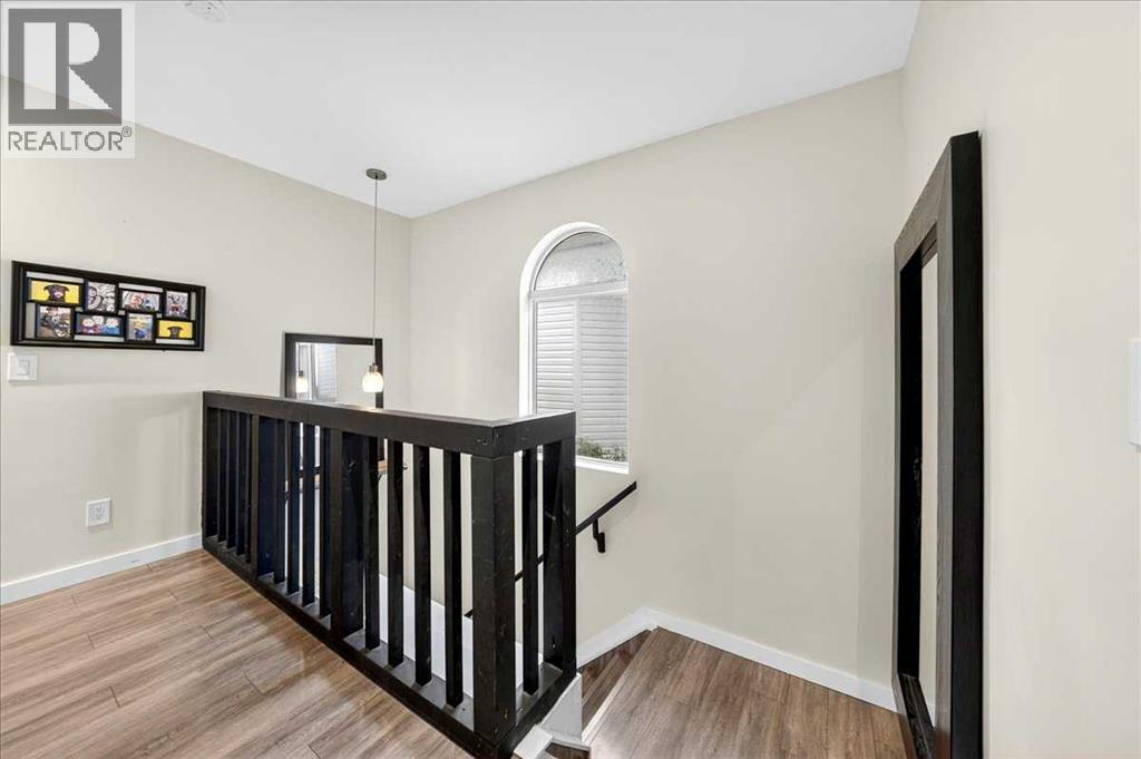 Photo 13 of 2103 Country Hills Circle Nw, Calgary AB