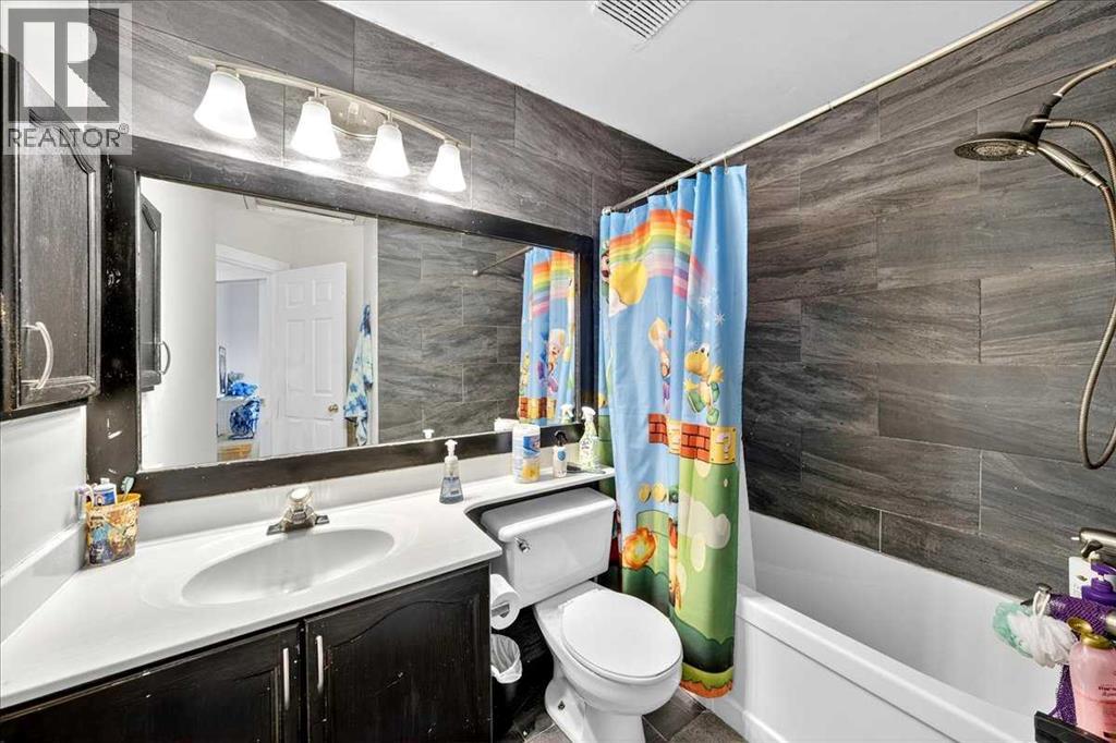 Photo 21 of 2103 Country Hills Circle Nw, Calgary AB