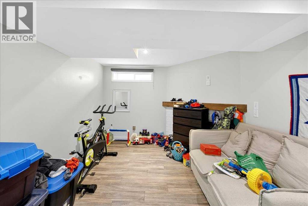 Photo 22 of 2103 Country Hills Circle Nw, Calgary AB