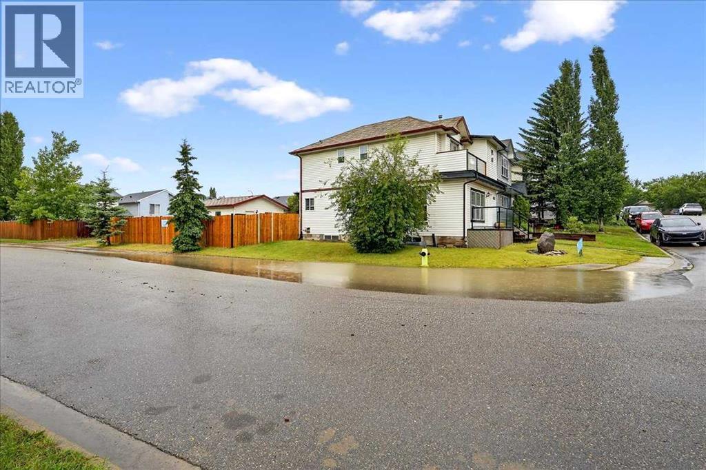 Photo 3 of 2103 Country Hills Circle Nw, Calgary AB