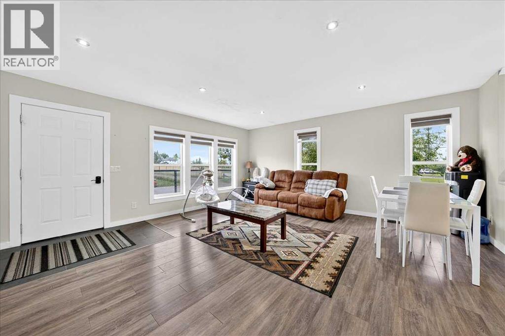 Photo 5 of 2103 Country Hills Circle Nw, Calgary AB