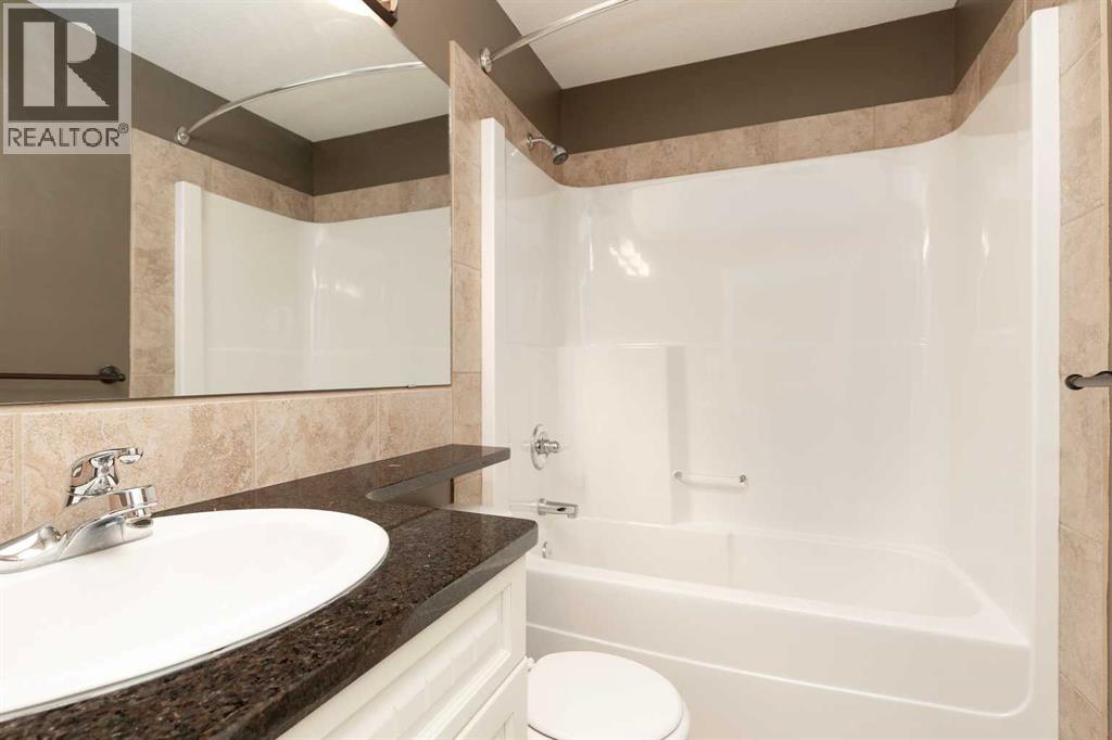 Single Family House for Sale in  Mt Sundance Manor W Sunridge Lethbridge 