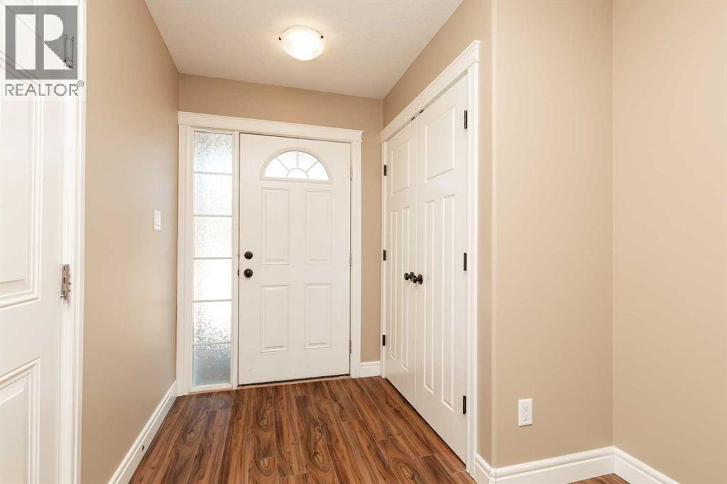 Single Family House for Sale in  Mt Sundance Manor W Sunridge Lethbridge 
