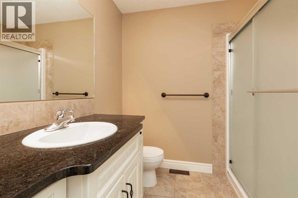 Single Family House for Sale in  Mt Sundance Manor W Sunridge Lethbridge 
