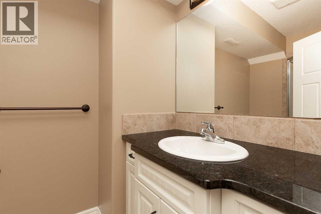 Single Family House for Sale in  Mt Sundance Manor W Sunridge Lethbridge 