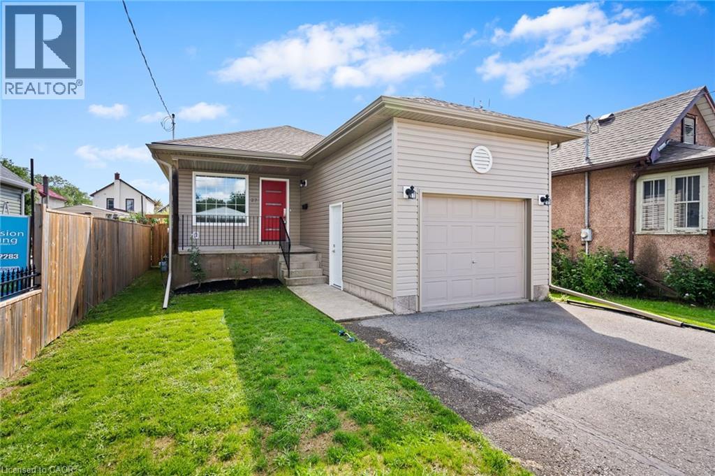 Photo 12 of 27 Deere Street, Welland ON