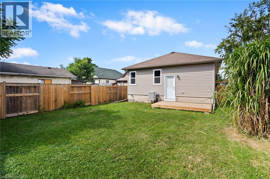 Photo 1 of 27 Deere Street, Welland ON