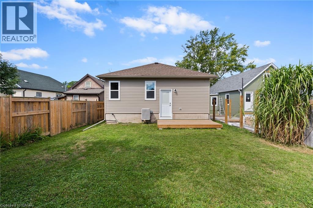 Photo 10 of 27 Deere Street, Welland ON