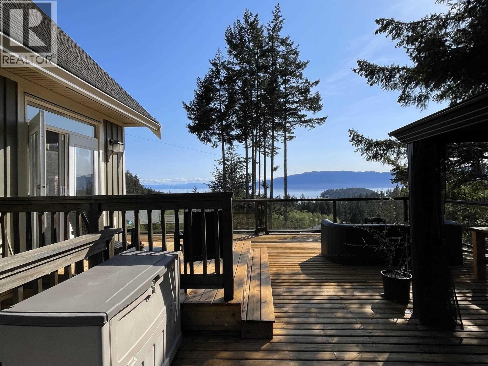 Photo 5 of 13564 Lee Road, Madeira Park BC