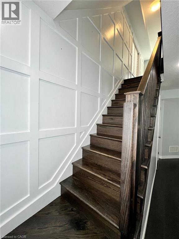 Photo 21 of 15 Dorchester Terrace, Stoney Creek ON