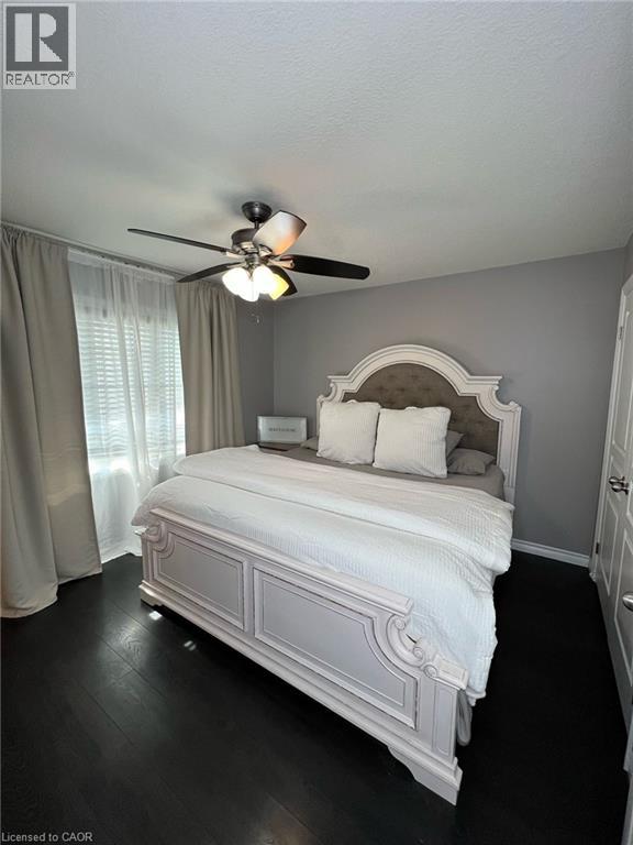Photo 13 of 15 Dorchester Terrace, Stoney Creek ON