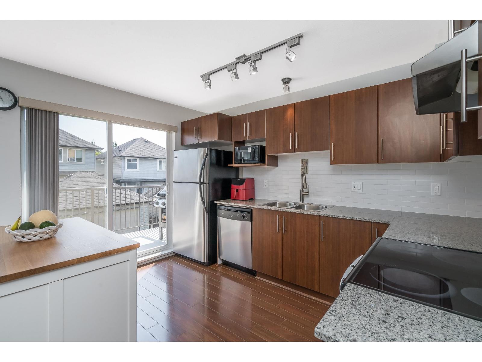 Photo 13 of 75 20038 70 Avenue, Langley BC