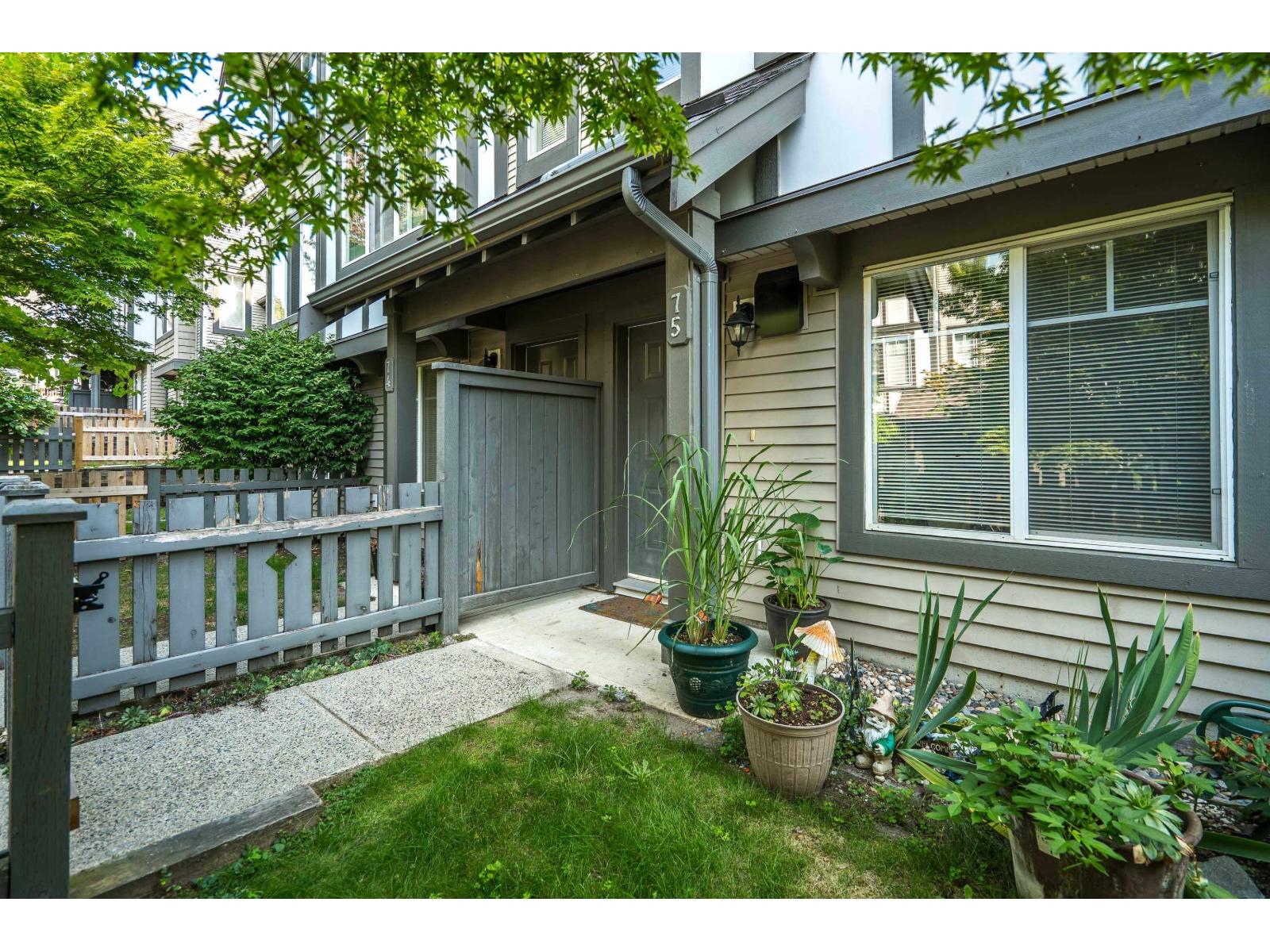 Photo 4 of 75 20038 70 Avenue, Langley BC