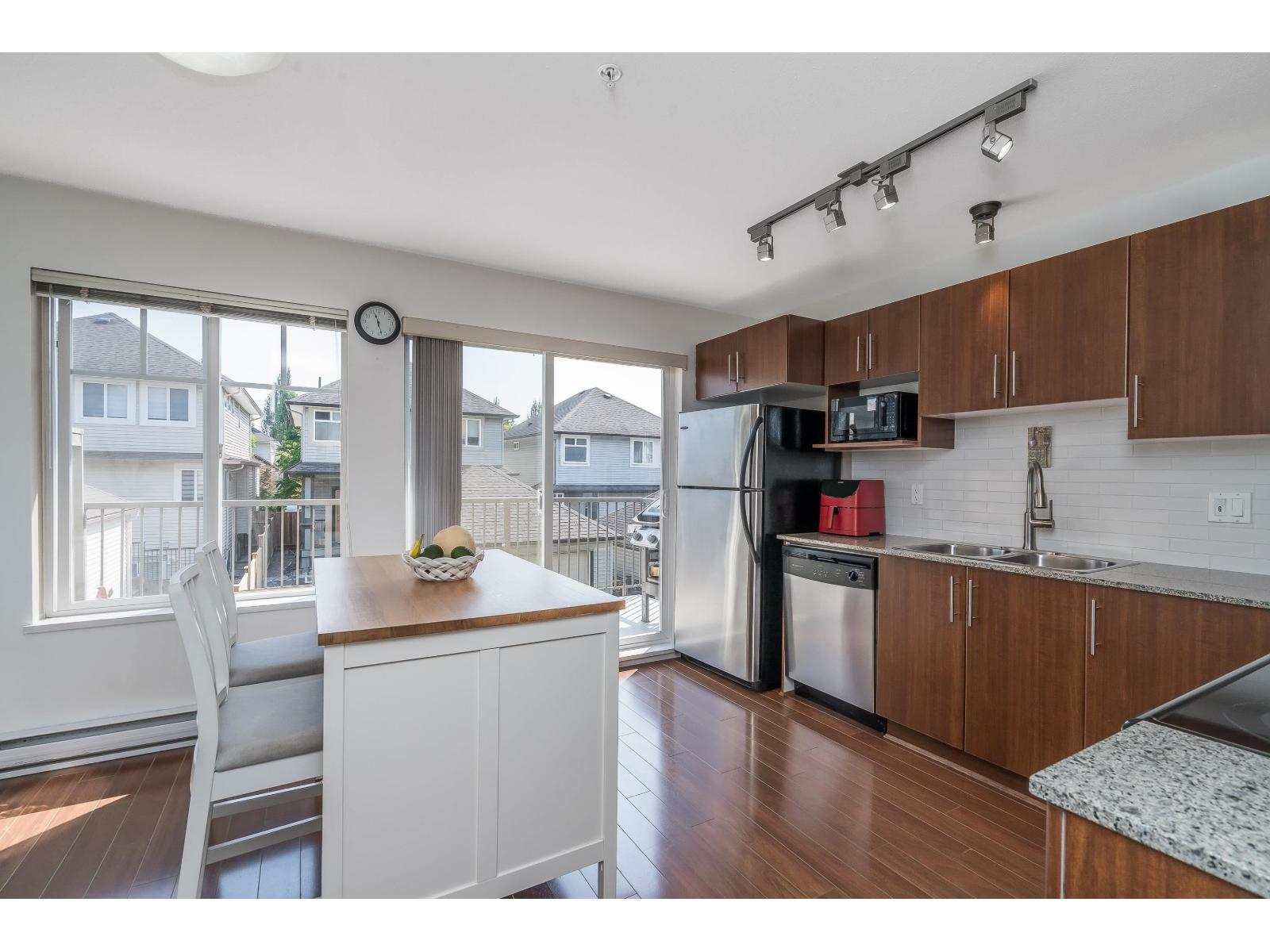 Photo 15 of 75 20038 70 Avenue, Langley BC