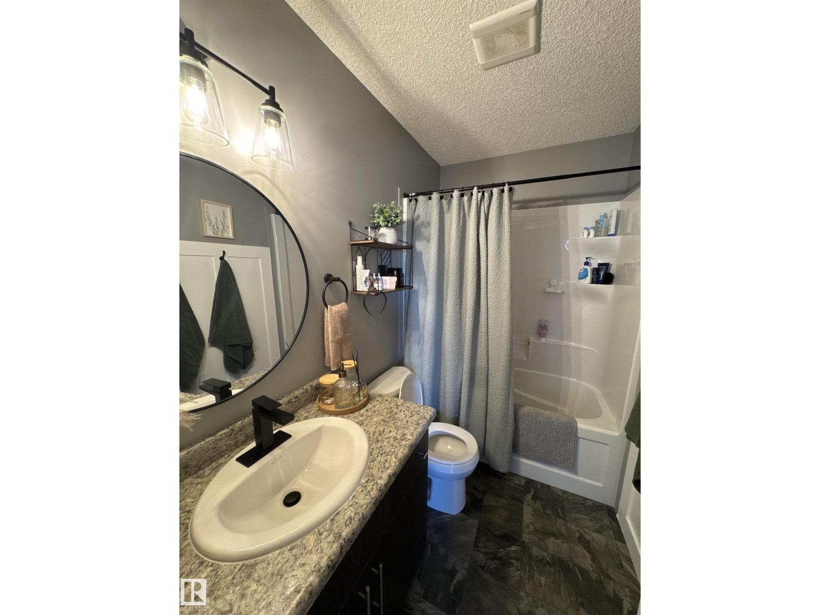 Photo 10 of 18 13838 166 Av Nw Nw, Edmonton AB