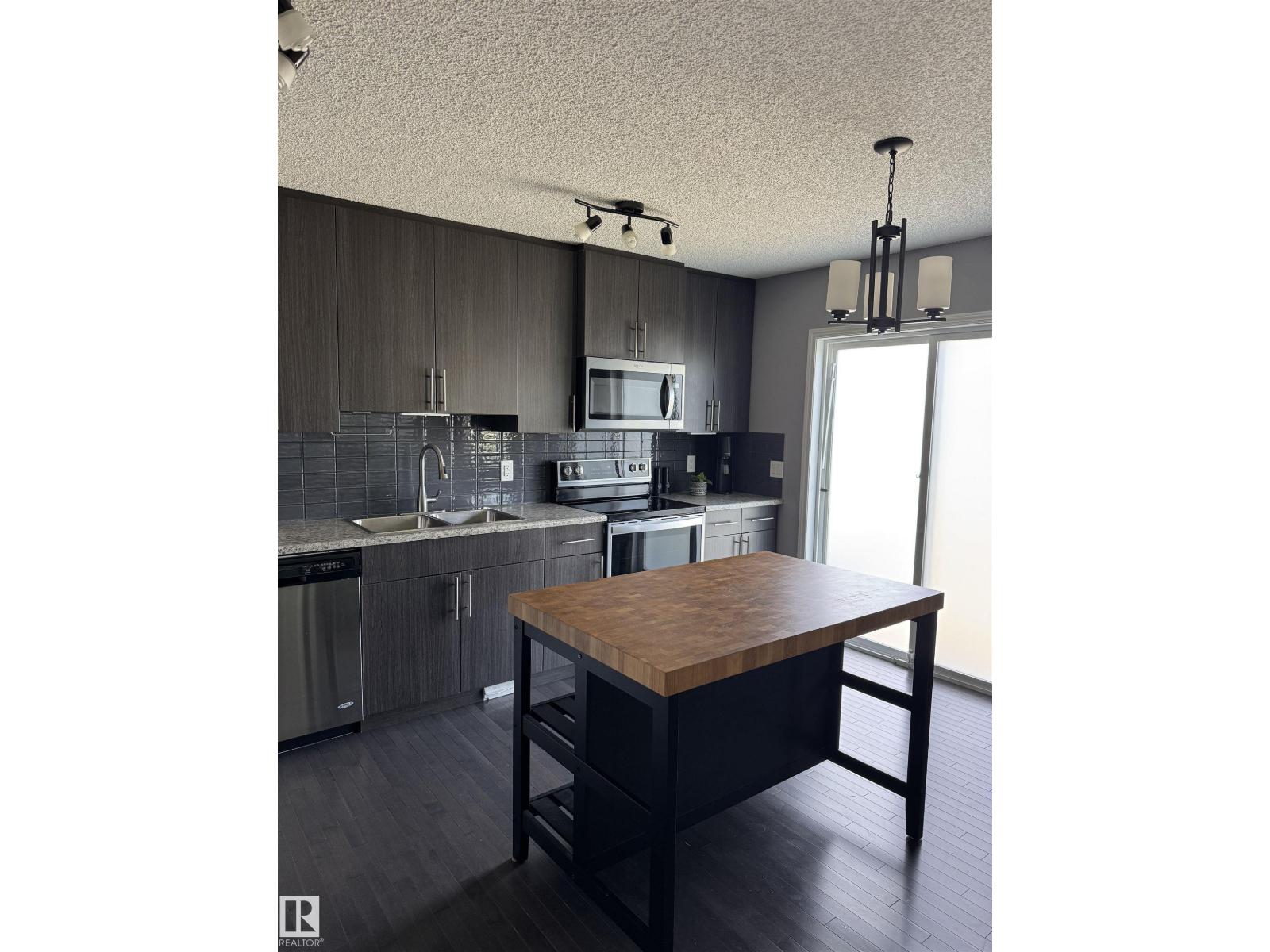 Photo 5 of 18 13838 166 Av Nw Nw, Edmonton AB