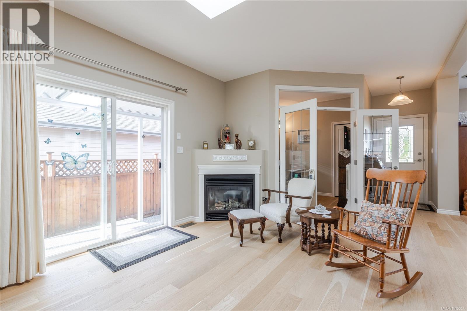Photo 13 of 3866 Mimosa Dr, Nanaimo BC