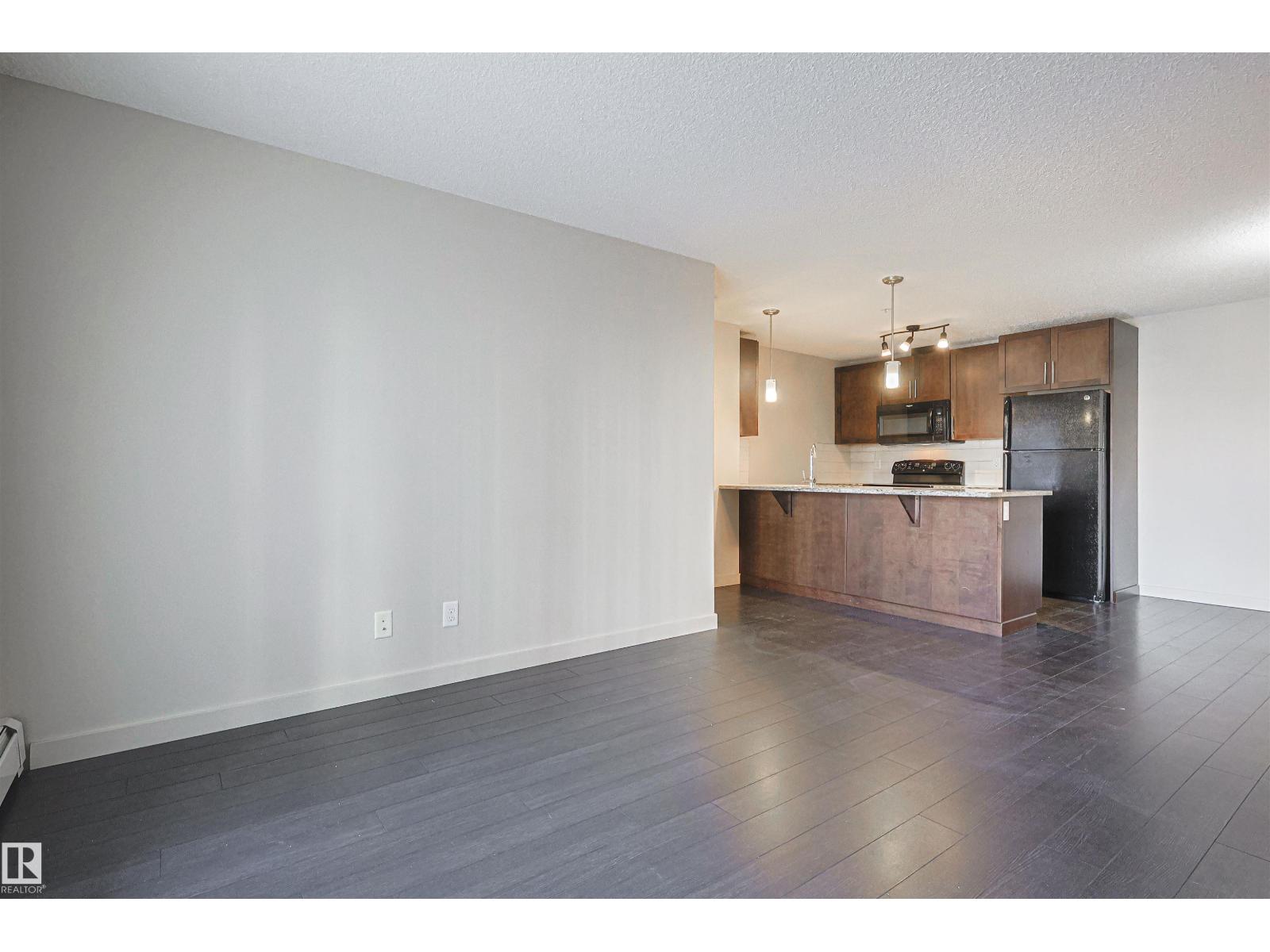 Photo 3 of 230 6076 Schonsee Wy Nw Nw, Edmonton AB