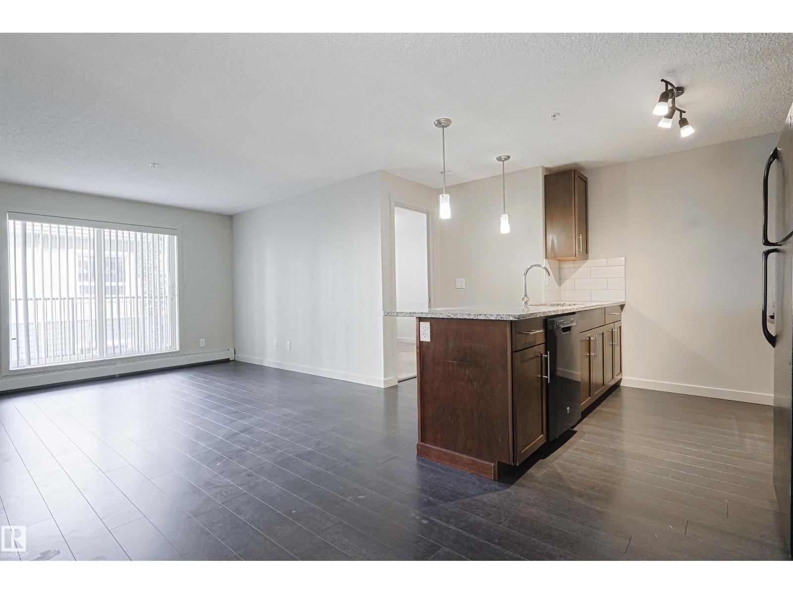 Photo 6 of 230 6076 Schonsee Wy Nw Nw, Edmonton AB