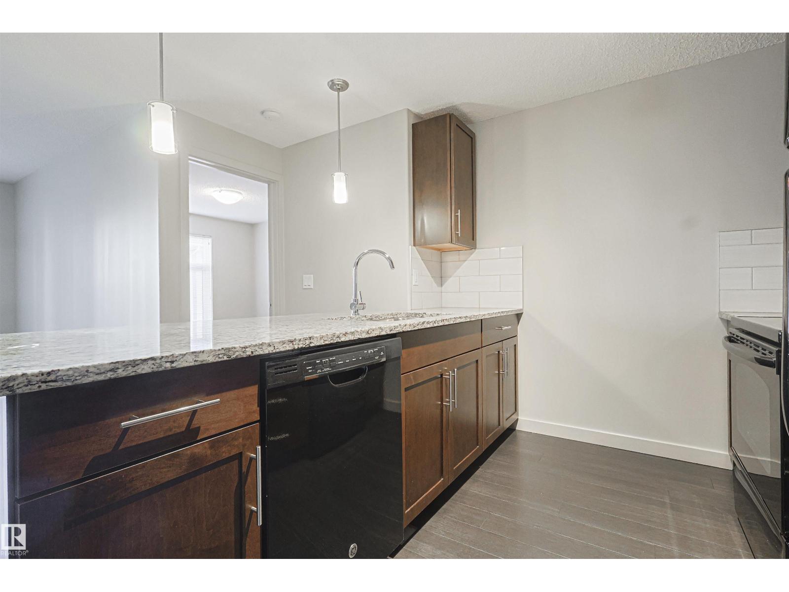 Photo 9 of 230 6076 Schonsee Wy Nw Nw, Edmonton AB