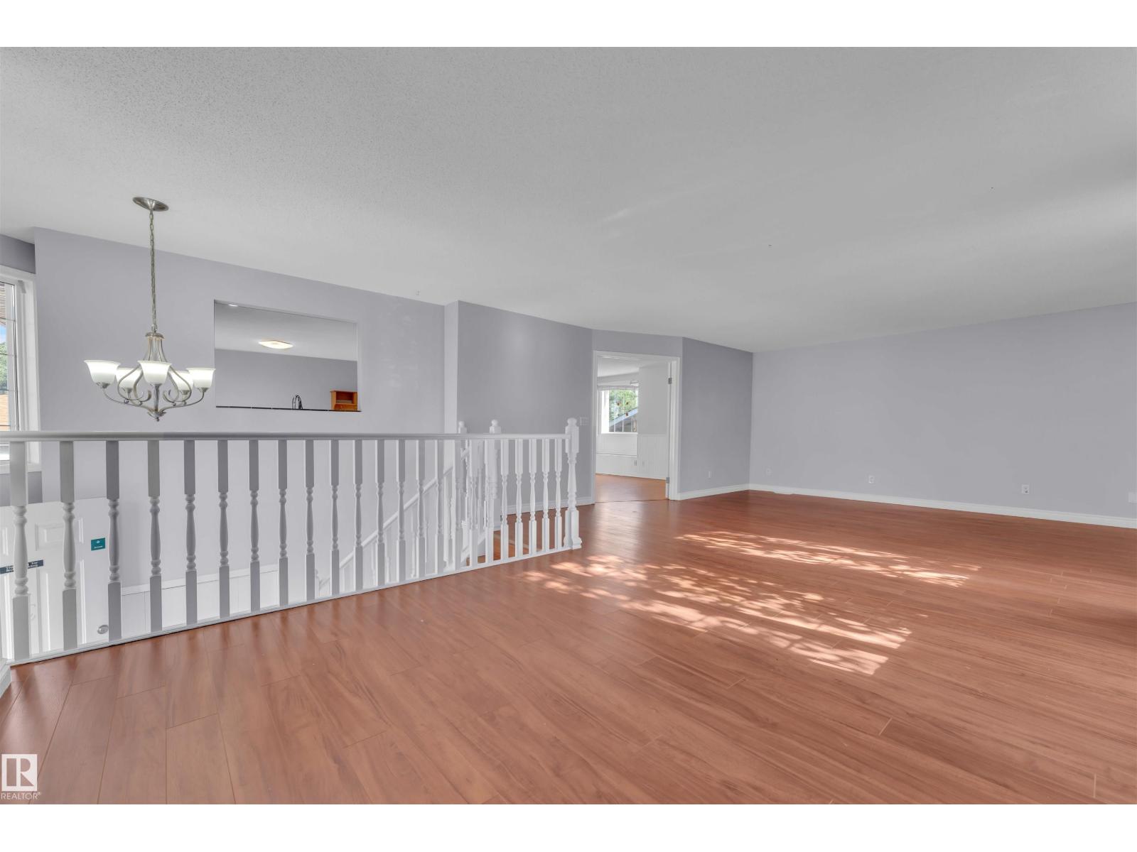 Photo 11 of 7853 26 Av Nw, Edmonton AB