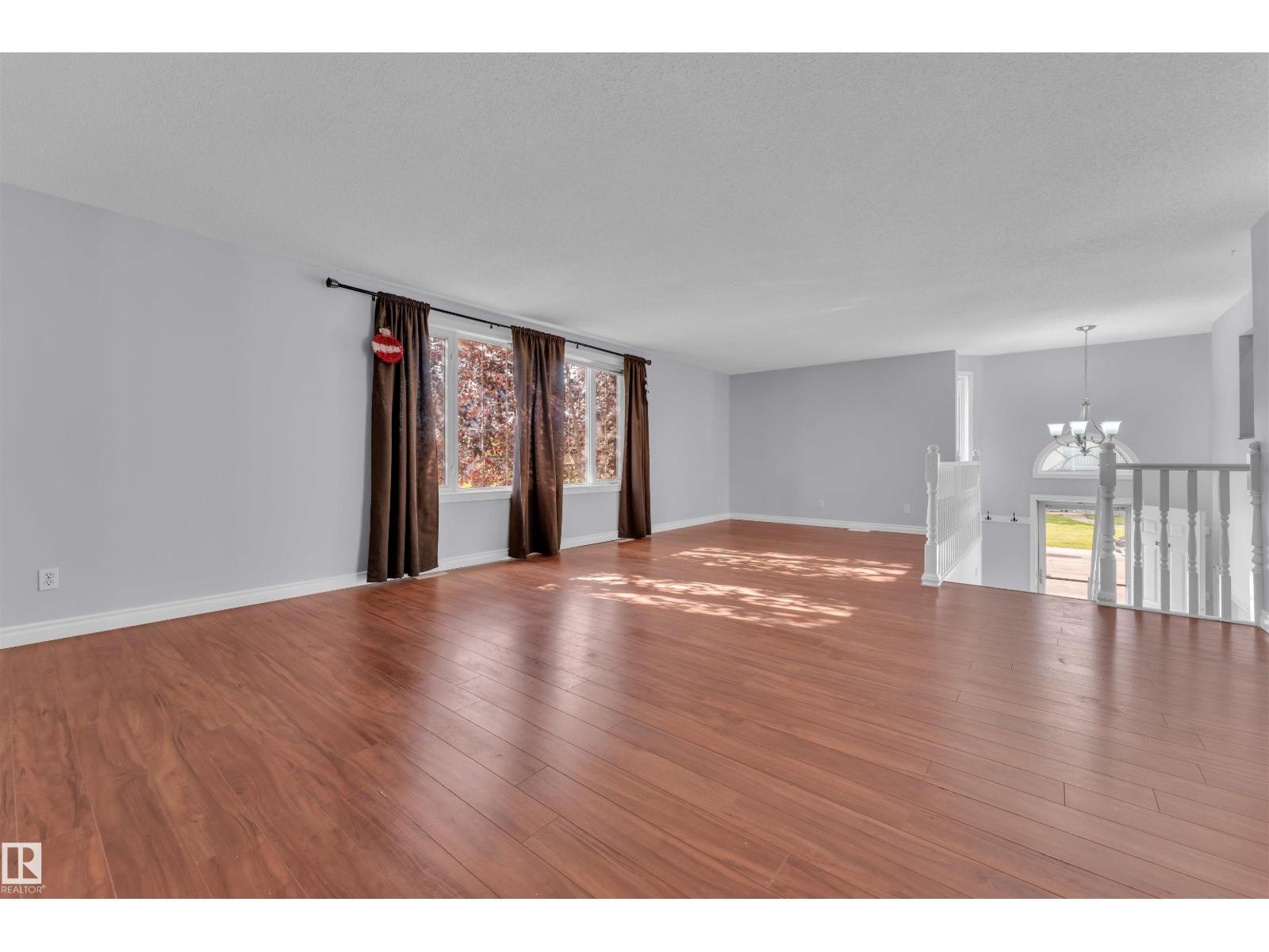 Photo 18 of 7853 26 Av Nw, Edmonton AB