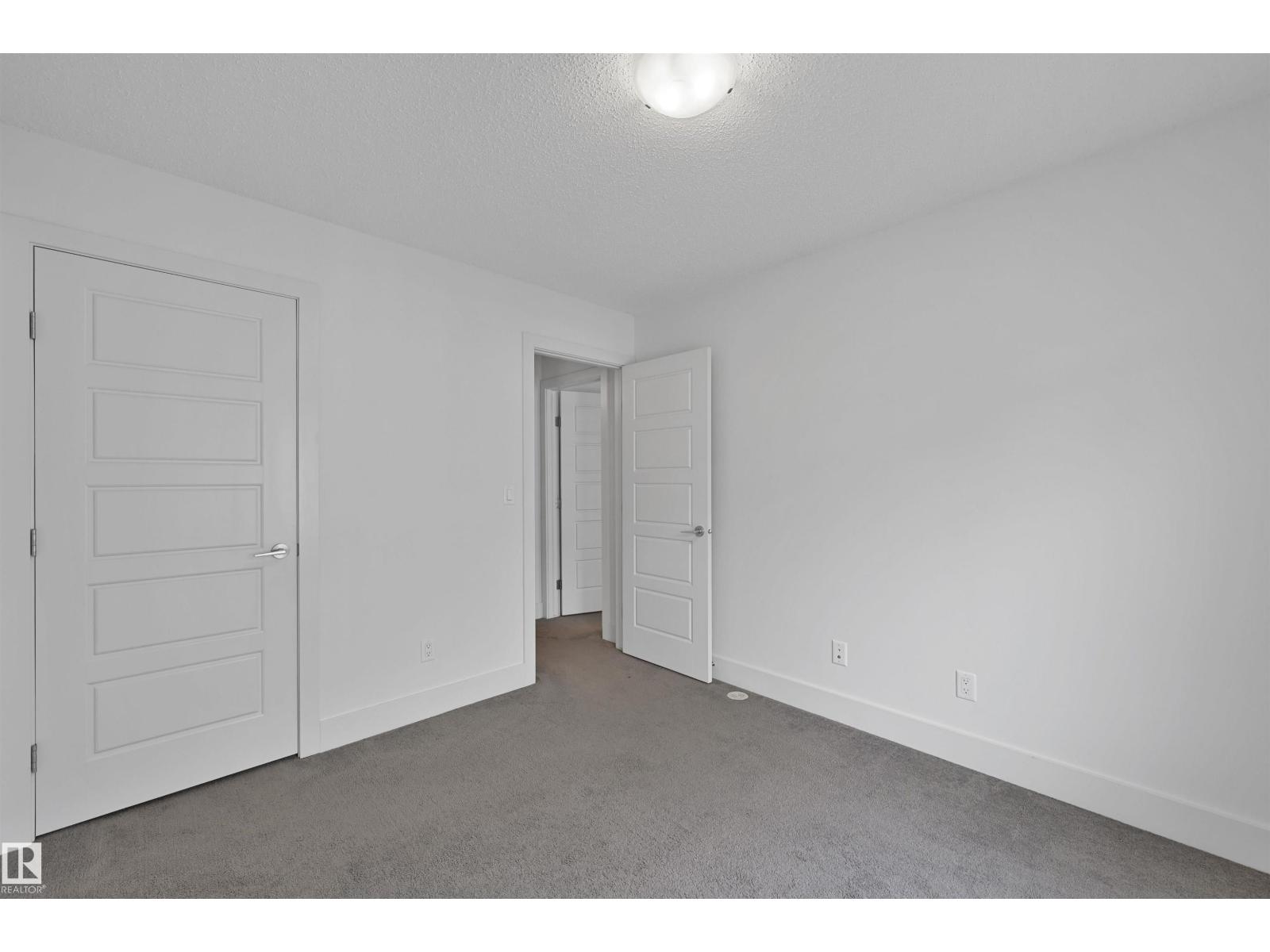 Photo 27 of 41 2003 Rabbit Hill Rd Nw, Edmonton AB
