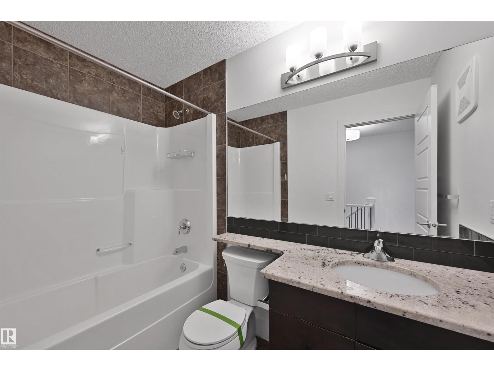 Photo 18 of 41 2003 Rabbit Hill Rd Nw, Edmonton AB