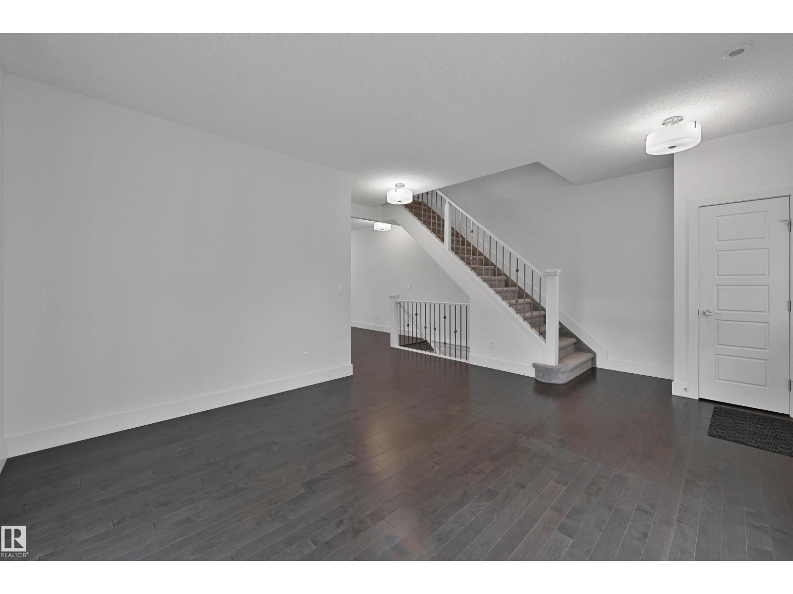 Photo 16 of 41 2003 Rabbit Hill Rd Nw, Edmonton AB