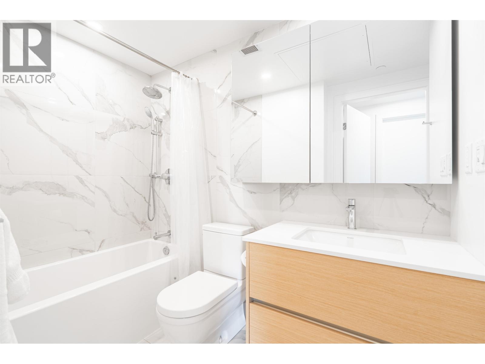 1107 200 KLAHANIE COURT, West Vancouver