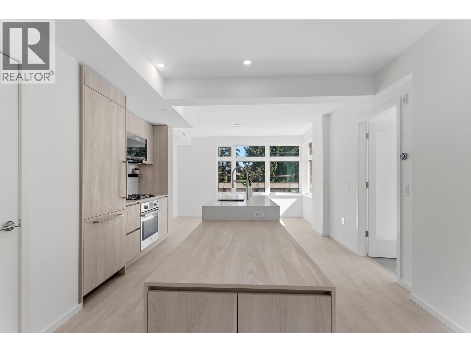 Photo 15 of 204 3264 Vanness Avenue, Vancouver BC