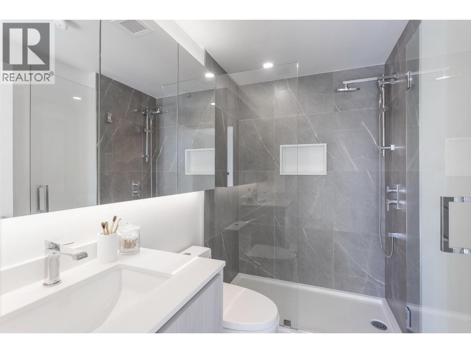 Photo 26 of 204 3264 Vanness Avenue, Vancouver BC