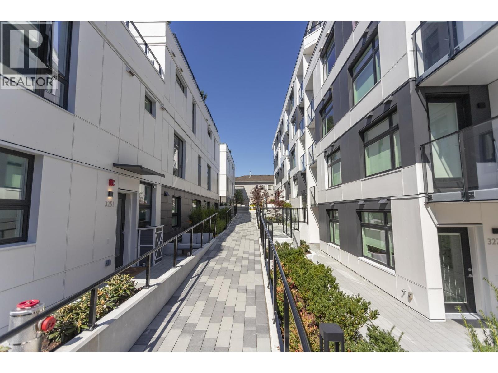 Photo 18 of 204 3264 Vanness Avenue, Vancouver BC