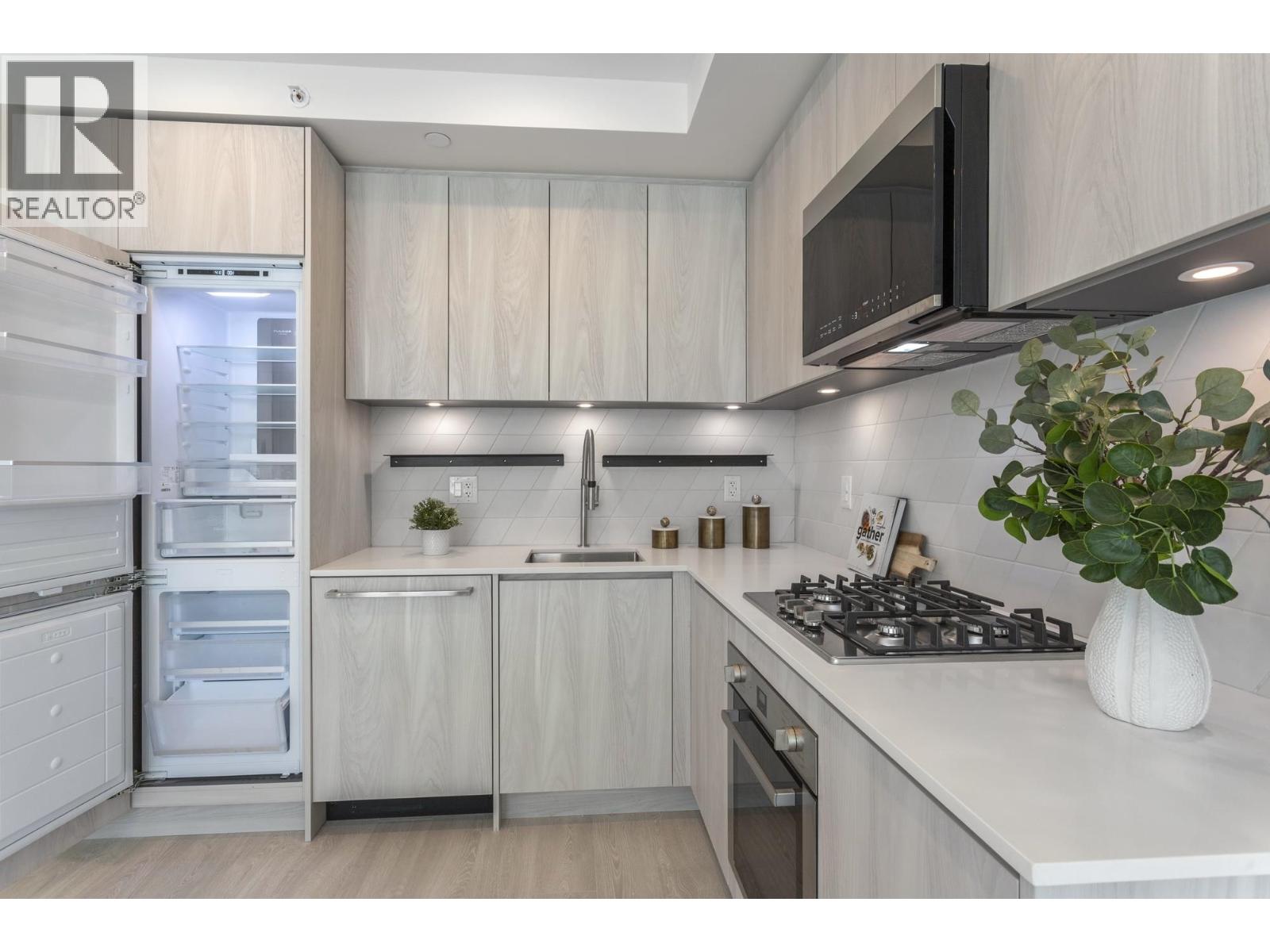 Photo 22 of 206 3264 Vanness Avenue, Vancouver BC