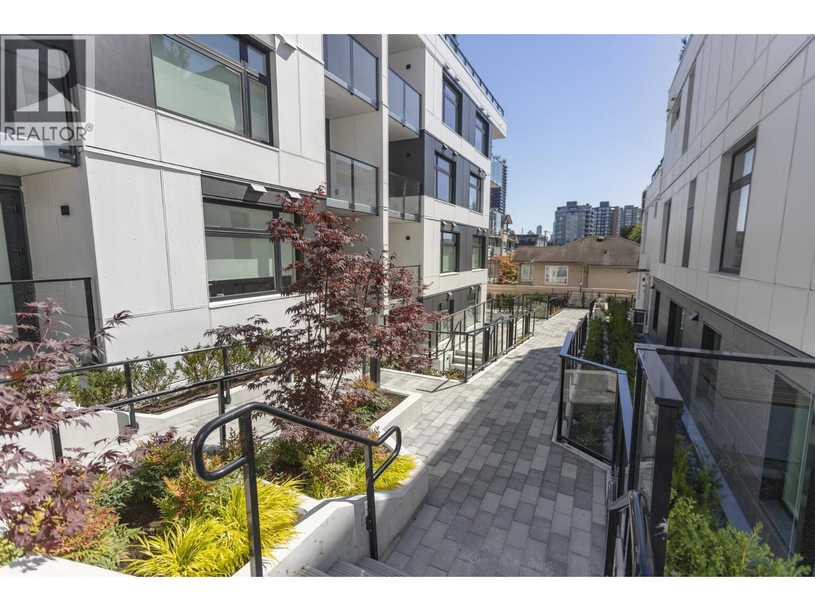 Photo 7 of 206 3264 Vanness Avenue, Vancouver BC