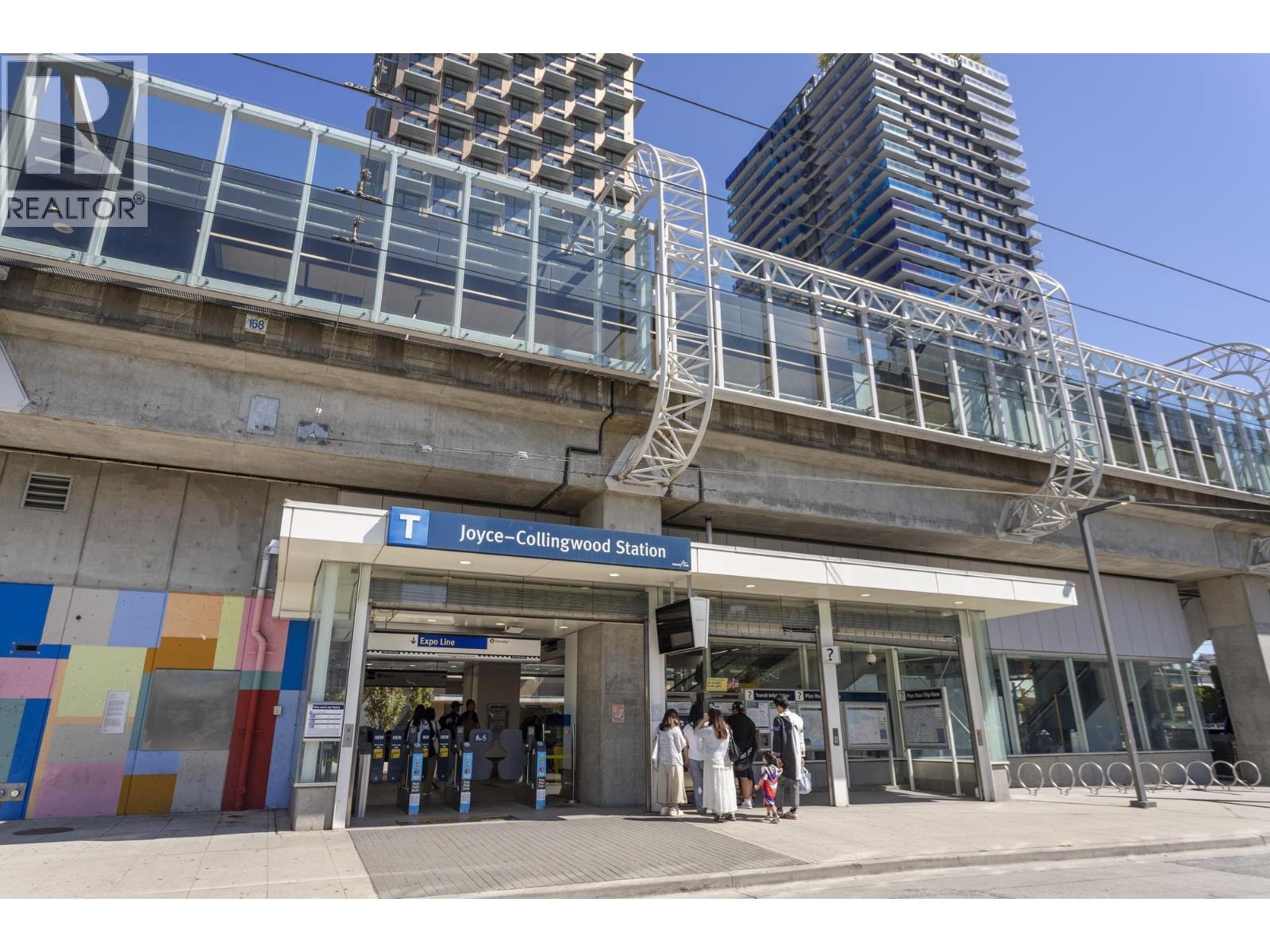 Photo 5 of 206 3264 Vanness Avenue, Vancouver BC