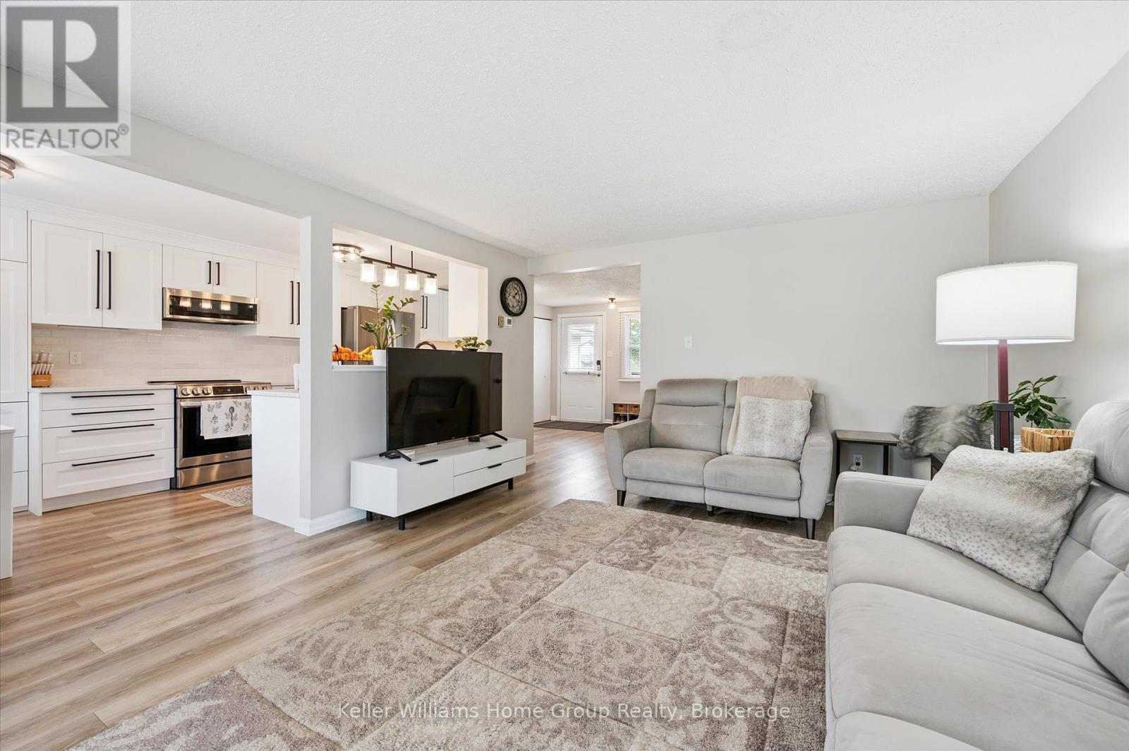 Photo 14 of 385 Strathallan Street, Centre Wellington ON
