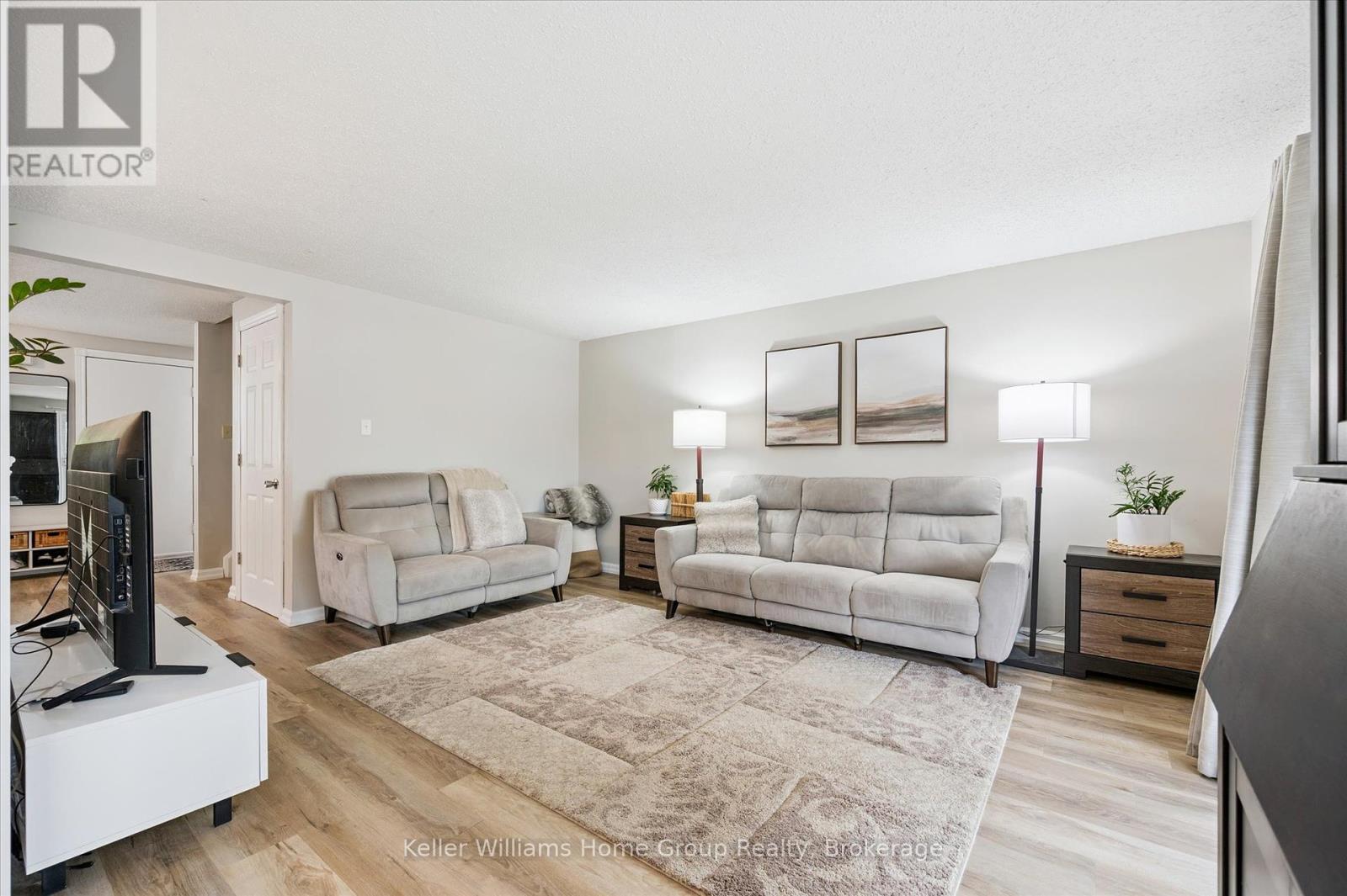 Photo 15 of 385 Strathallan Street, Centre Wellington ON