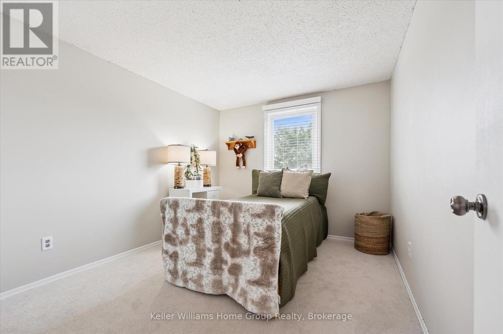 Photo 27 of 385 Strathallan Street, Centre Wellington ON