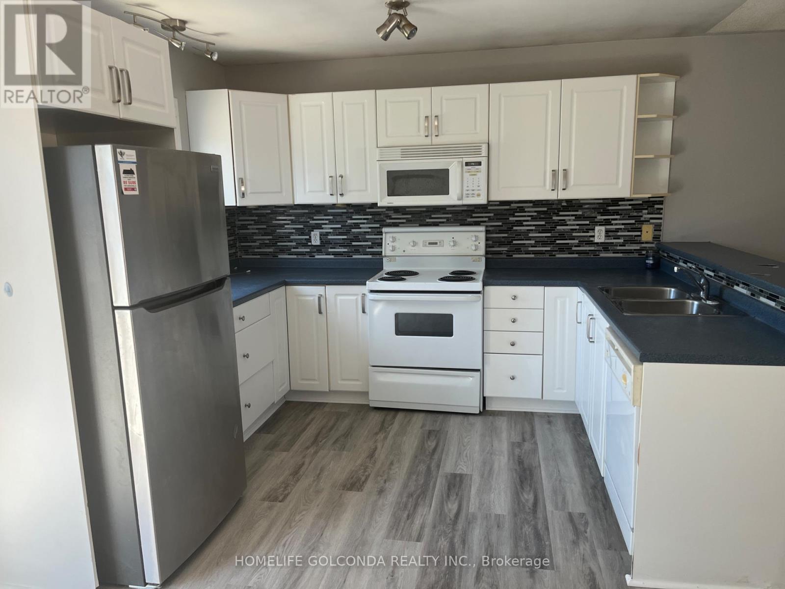 Photo 18 of Upper 179 Hanmer Street E, Barrie ON