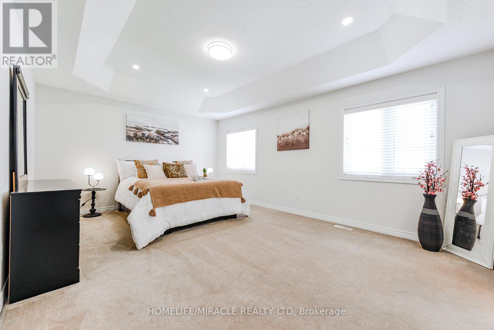 Photo 20 of 122 Bonnie Braes Drive, Brampton ON