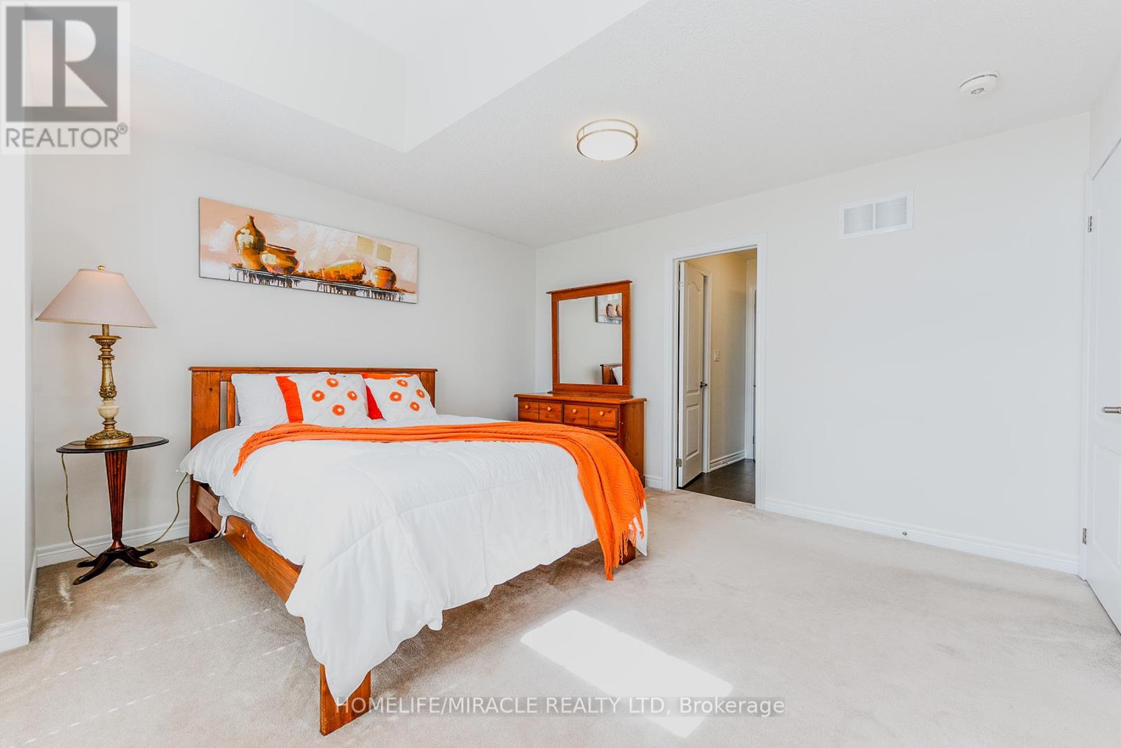 Photo 31 of 122 Bonnie Braes Drive, Brampton ON