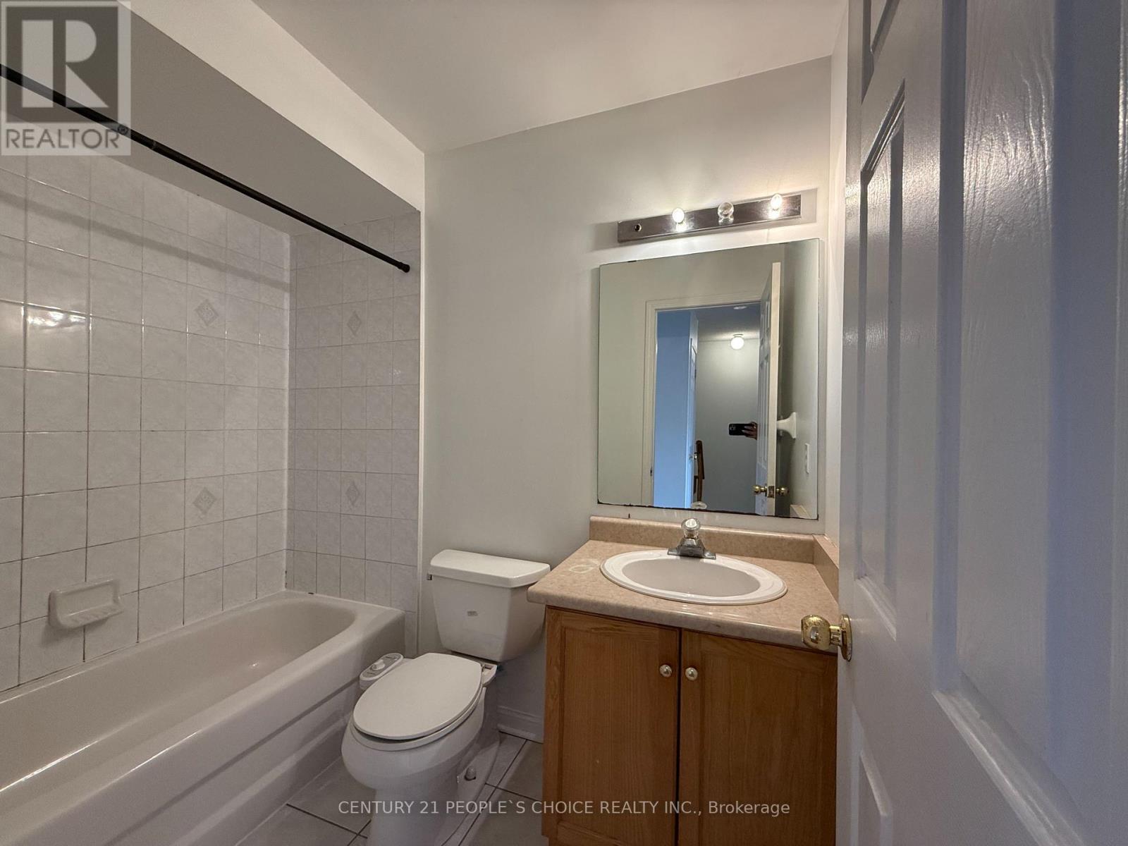 Photo 22 of 182 80 Acorn Place, Mississauga ON