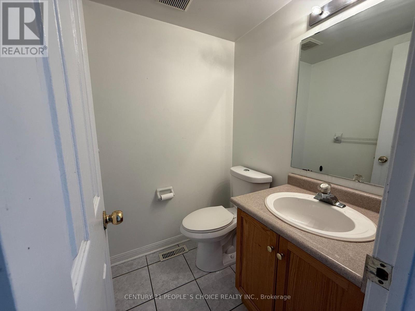 Photo 6 of 182 80 Acorn Place, Mississauga ON