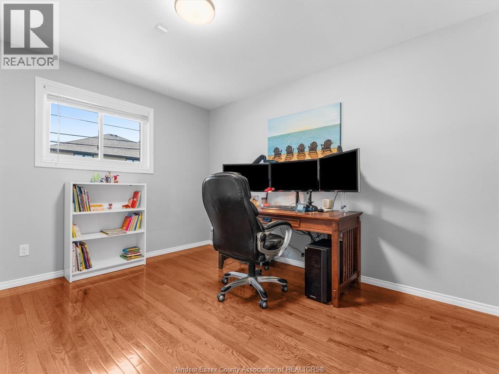 Photo 2 of 480 Delaware Avenue, Lasalle ON