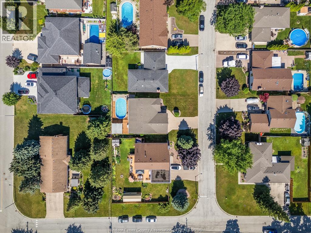 Photo 6 of 480 Delaware Avenue, Lasalle ON