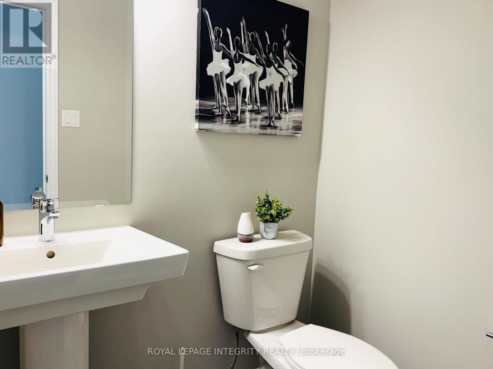 Photo 4 of 158 Bandelier Way, Ottawa ON
